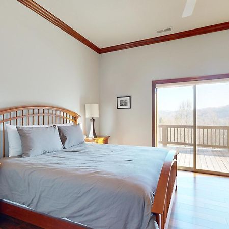 Smoky Mountain Escape Apartment Whittier Exterior photo