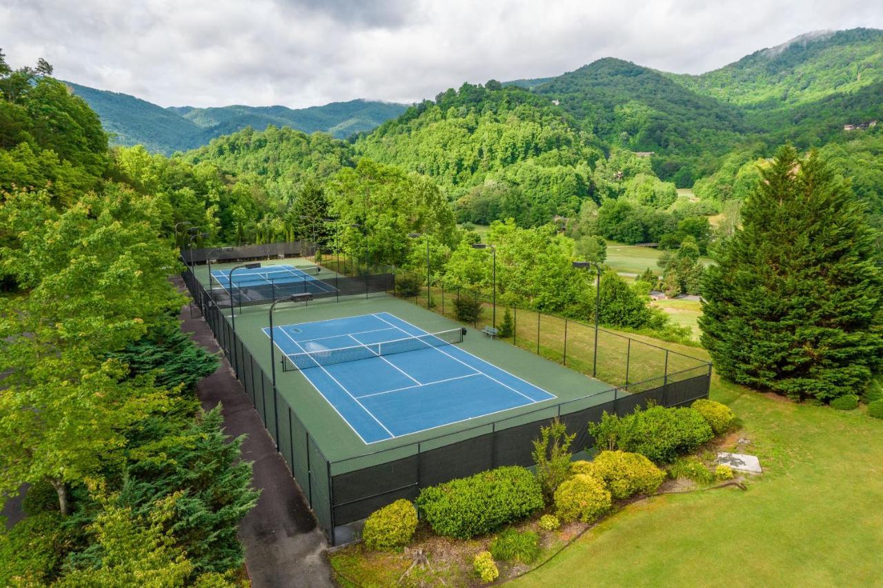 Smoky Mountain Escape Apartment Whittier Exterior photo