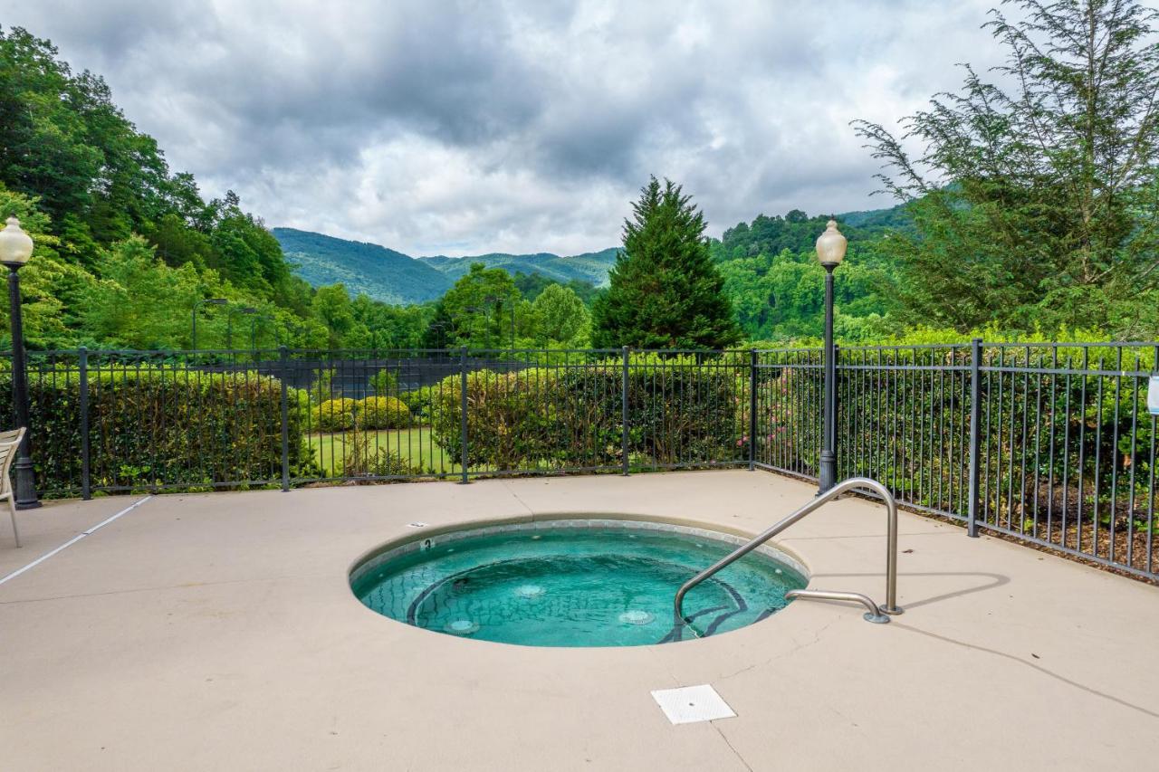 Smoky Mountain Escape Apartment Whittier Exterior photo