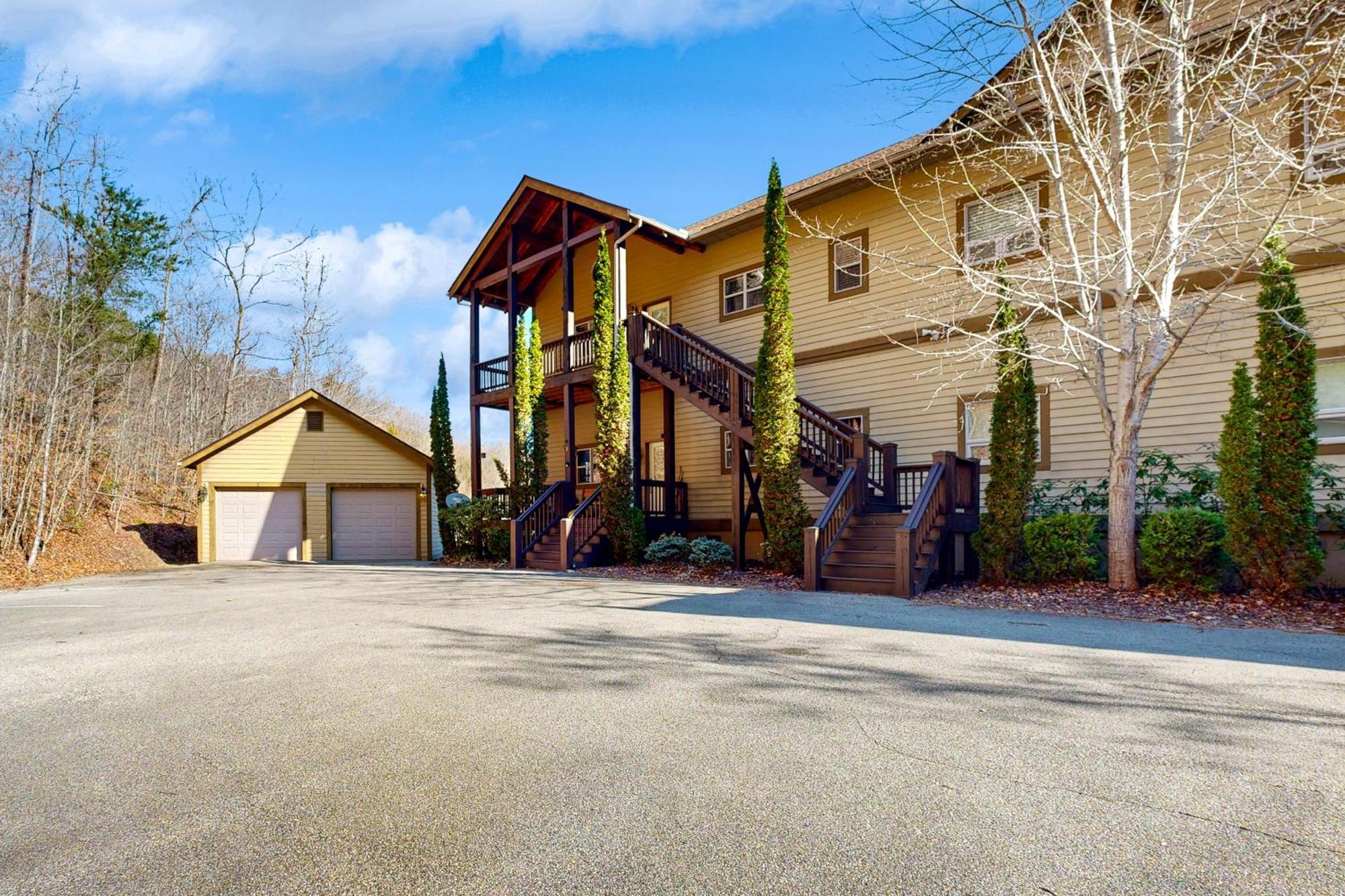 Smoky Mountain Escape Apartment Whittier Exterior photo